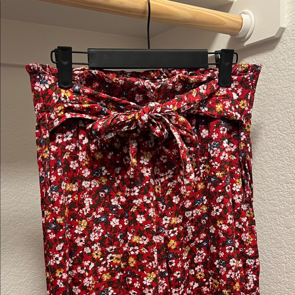 Abercrombie & Fitch Red Floral Straight Leg Pants